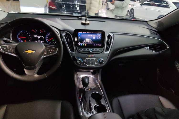 Used Chevrolet Malibu XL 2022 535T Automatic Sport Edition Gear Lever