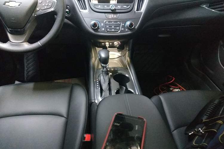 Used Chevrolet Malibu XL 2022 535T Automatic Sport Edition Gear Lever