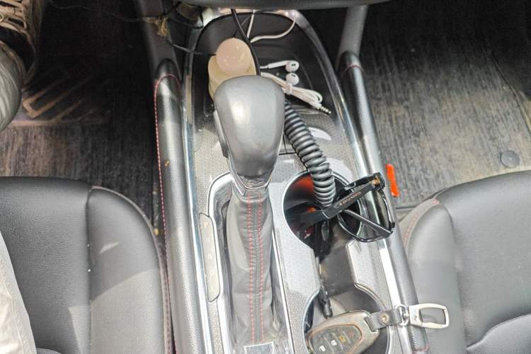 Used Chevrolet Malibu XL 2022 Redline 550T Automatic Sport Edition Gear Lever