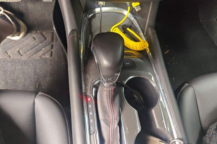 Used Chevrolet Malibu XL 2022 Redline 550T Automatic Sport Edition Gear Lever