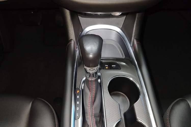 Used Chevrolet Malibu XL 2022 Redline 550T Automatic Sport Edition Gear Lever