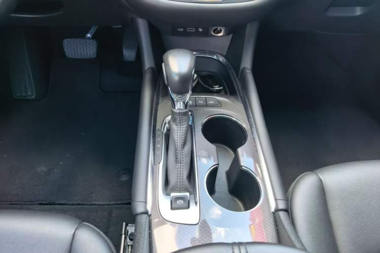 Used Chevrolet Malibu XL 2022 535T Automatic Sport Edition Gear Lever