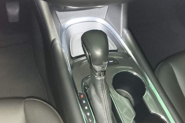 Used Chevrolet Malibu XL 2022 535T Automatic RuiLian Edition Gear Lever