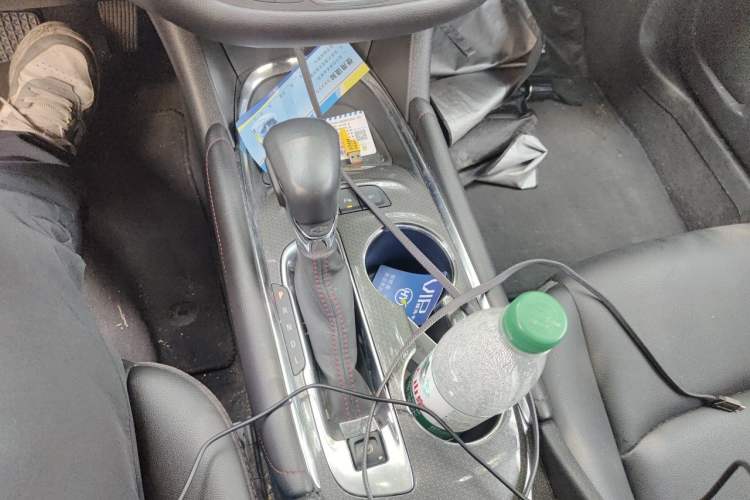 Used Chevrolet Malibu XL 2022 Redline 550T Automatic Sport Edition Gear Lever