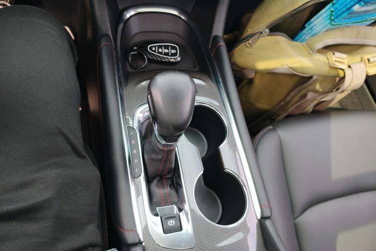 Used Chevrolet Malibu XL 2022 Redline 550T Automatic Sport Edition Gear Lever
