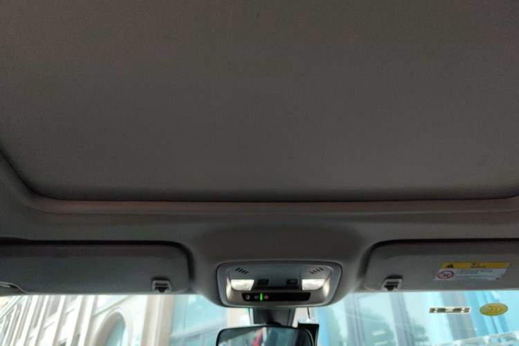 Used Chevrolet Malibu XL 2022 535T Automatic Sport Edition Headliner
