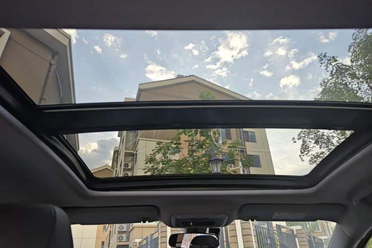 Used Chevrolet Malibu XL 2022 535T Automatic Sport Edition Headliner