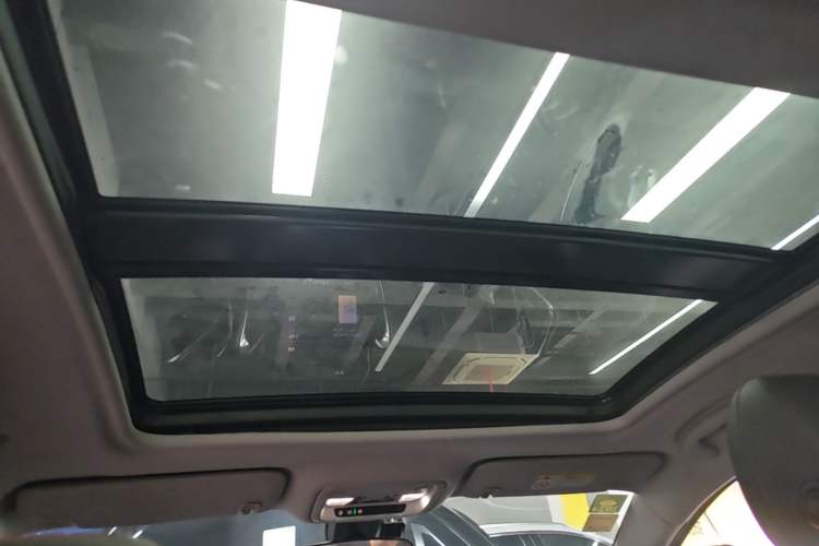 Used Chevrolet Malibu XL 2022 Redline 550T Automatic Sport Edition Headliner