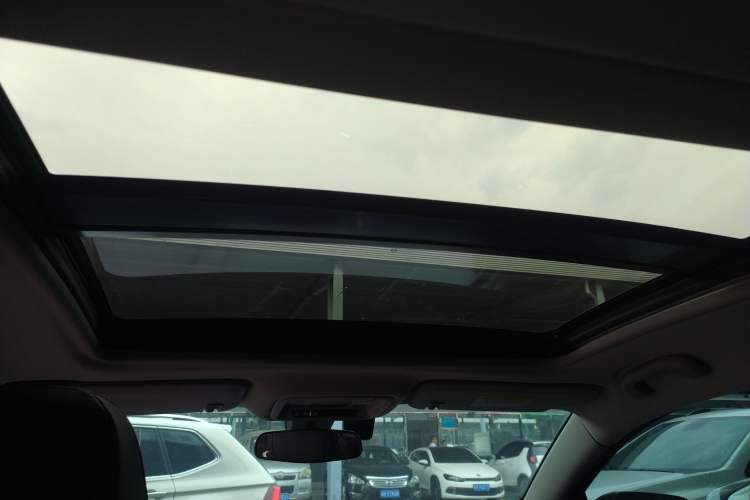 Used Chevrolet Malibu XL 2022 535T Automatic Sport Edition Headliner
