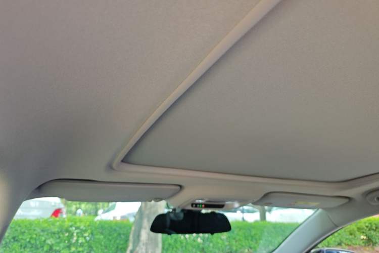 Used Chevrolet Malibu XL 2022 535T Automatic Sport Edition Headliner