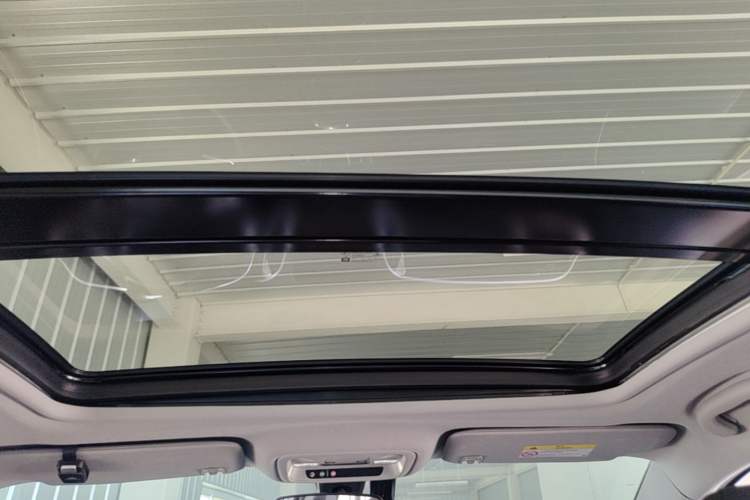 Used Chevrolet Malibu XL 2022 535T Automatic Sport Edition Headliner