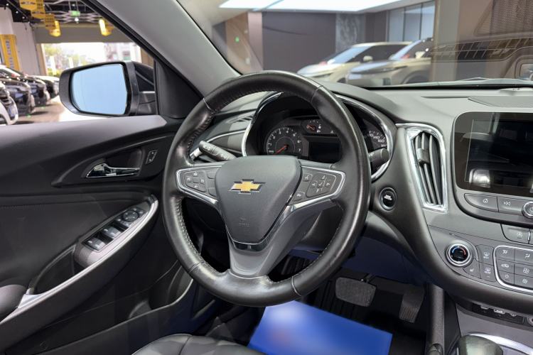 Used Chevrolet Malibu XL 2022 535T Automatic Sport Edition Interior 11