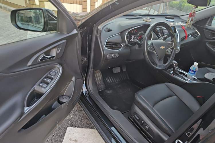 Used Chevrolet Malibu XL 2022 535T Automatic Sport Edition Interior 3
