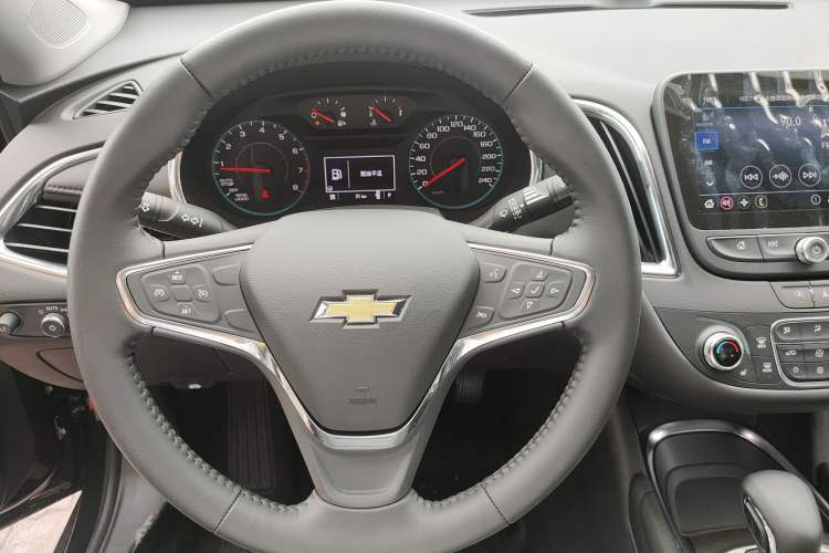 Used Chevrolet Malibu XL 2022 535T Automatic Sport Edition Interior 3