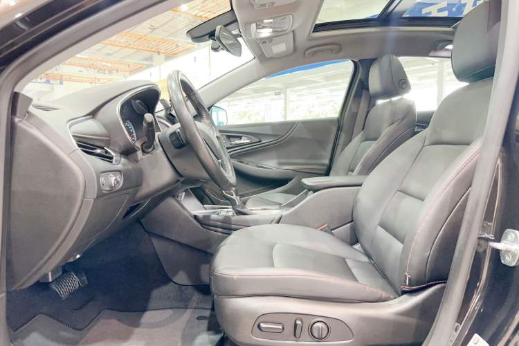 Used Chevrolet Malibu XL 2022 Redline 550T Automatic Sport Edition Interior 3