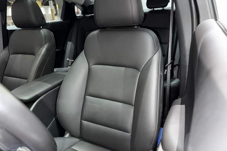 Used Chevrolet Malibu XL 2022 535T Automatic Sport Edition Interior 4
