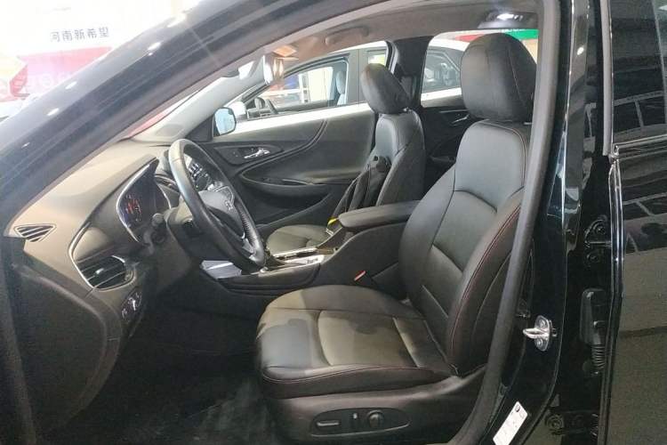Used Chevrolet Malibu XL 2022 Redline 550T Automatic Smart Edition Interior 4