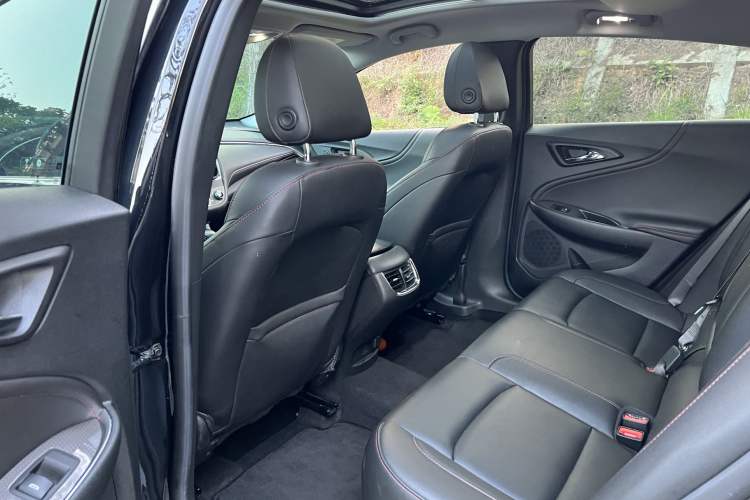 Used Chevrolet Malibu XL 2022 Redline 550T Automatic Sport Edition Interior 4