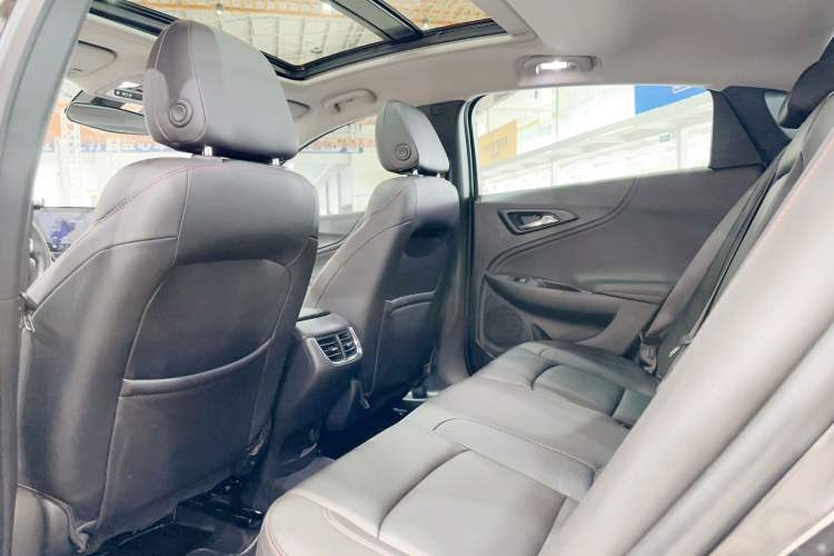 Used Chevrolet Malibu XL 2022 Redline 550T Automatic Sport Edition Interior 4