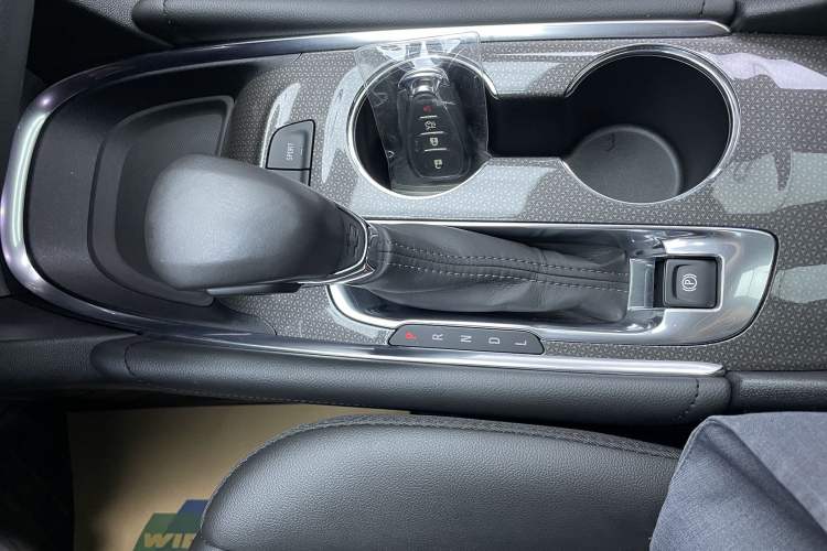 Used Chevrolet Malibu XL 2022 535T Automatic Sport Edition Interior 4