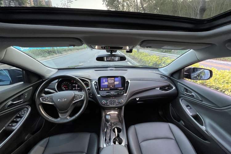 Used Chevrolet Malibu XL 2022 Redline 550T Automatic Sport Edition Interior 5
