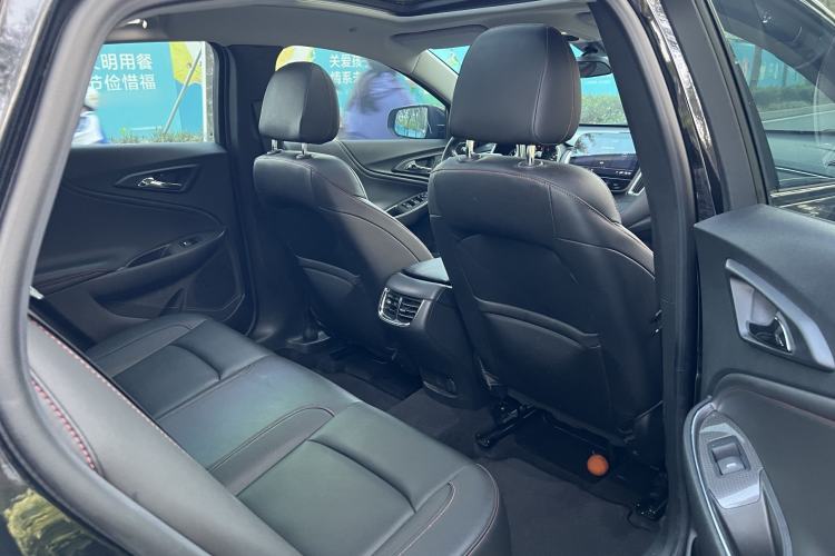 Used Chevrolet Malibu XL 2022 Redline 550T Automatic Sport Edition Interior 8