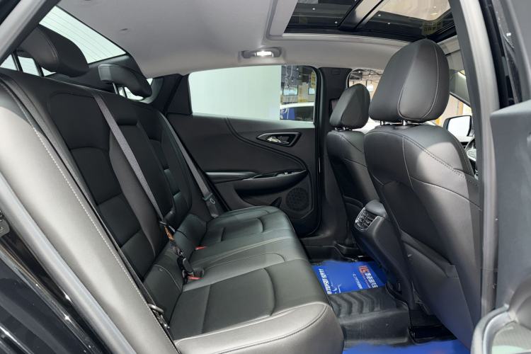 Used Chevrolet Malibu XL 2022 535T Automatic Sport Edition Interior 9