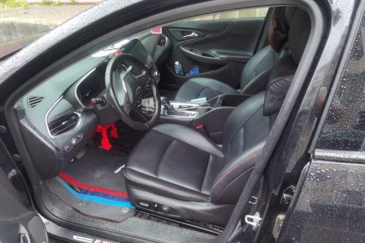 Used Chevrolet Malibu XL 2022 Redline 550T Automatic Sport Edition Left Front Seat