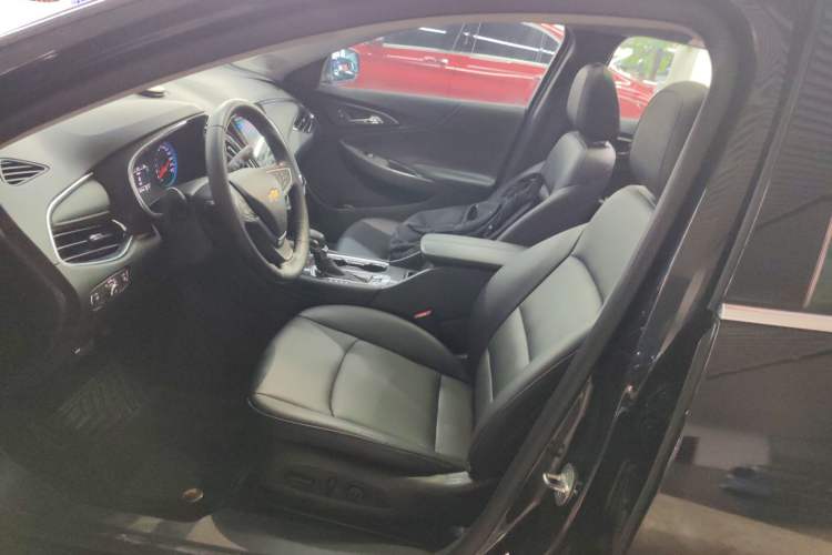 Used Chevrolet Malibu XL 2022 535T Automatic Sport Edition Left Front Seat