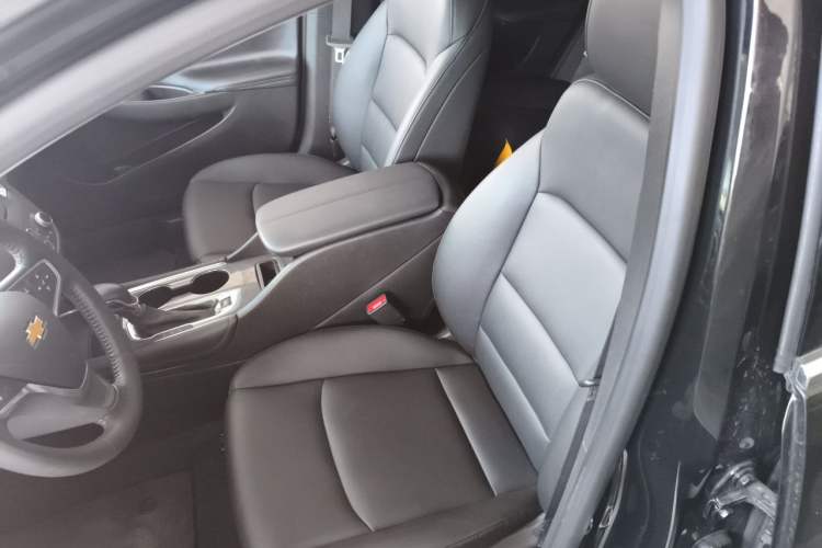 Used Chevrolet Malibu XL 2022 535T Automatic Sport Edition Left Front Seat