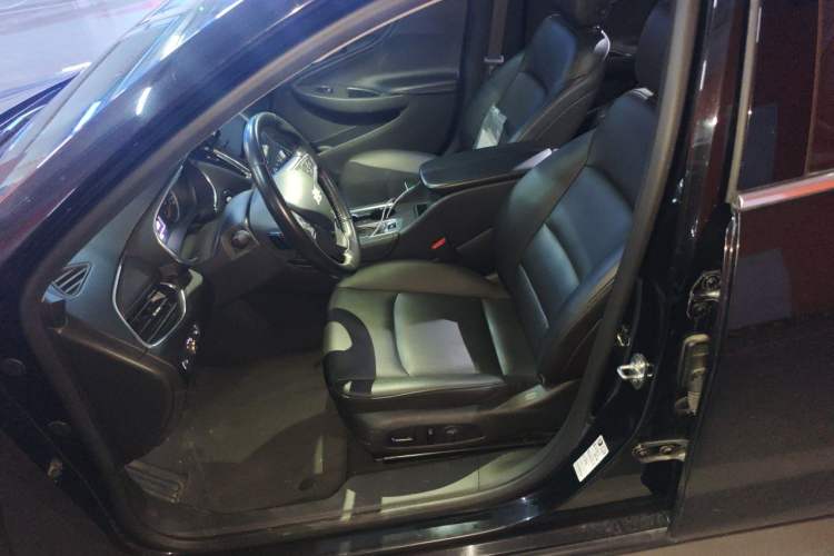 Used Chevrolet Malibu XL 2022 535T Automatic Sport Edition Left Front Seat