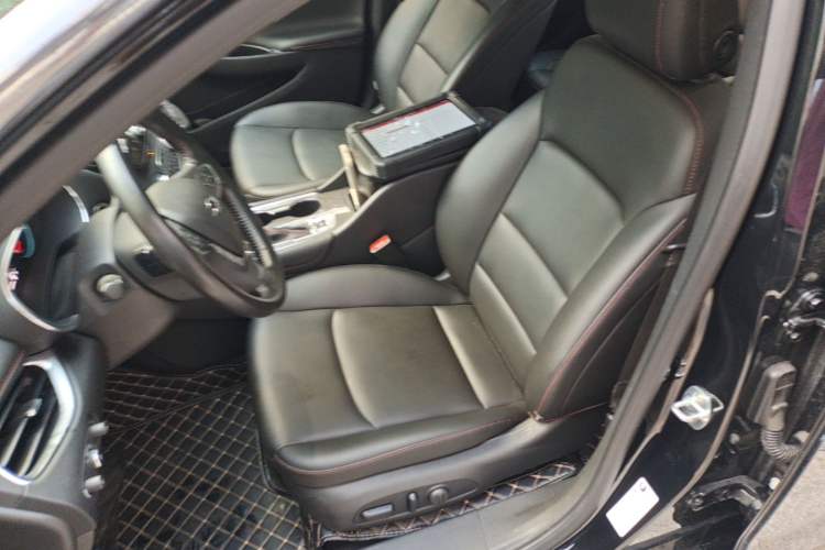 Used Chevrolet Malibu XL 2022 Redline 550T Automatic Sport Edition Left Front Seat
