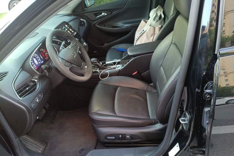 Used Chevrolet Malibu XL 2022 Redline 550T Automatic Smart Edition Left Front Seat