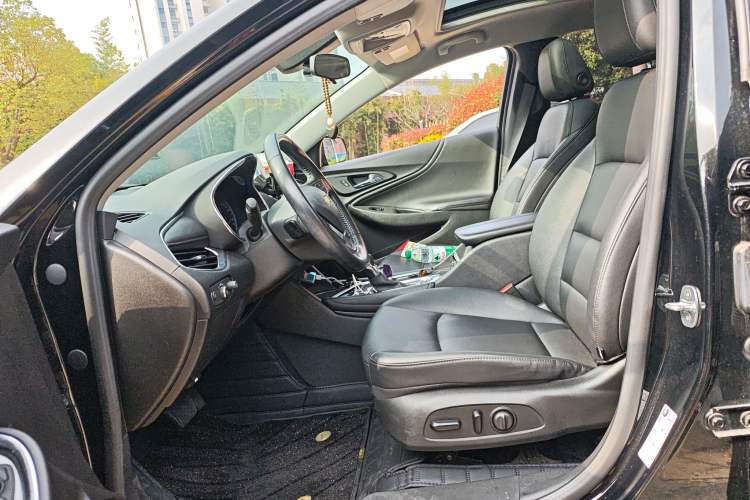 Used Chevrolet Malibu XL 2022 535T Automatic Sport Edition Left Front Seat