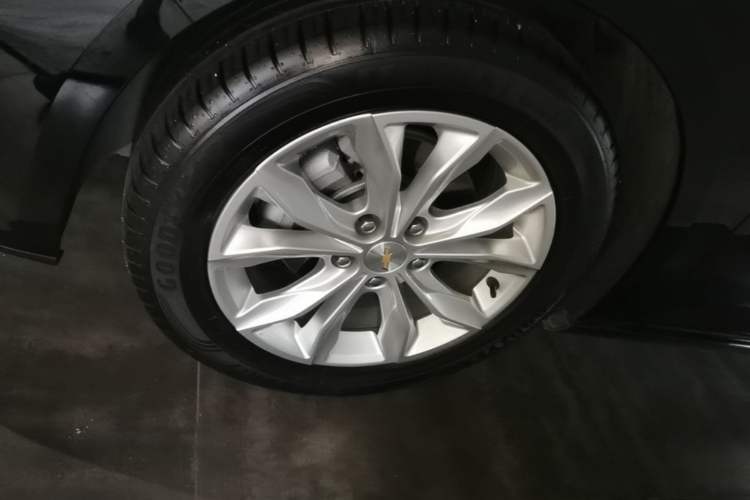 Used Chevrolet Malibu XL 2022 535T Automatic Sport Edition Left Front Wheel Hub