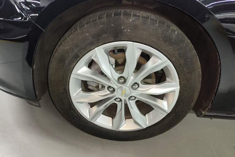 Used Chevrolet Malibu XL 2022 535T Automatic Sport Edition Left Front Wheel Hub