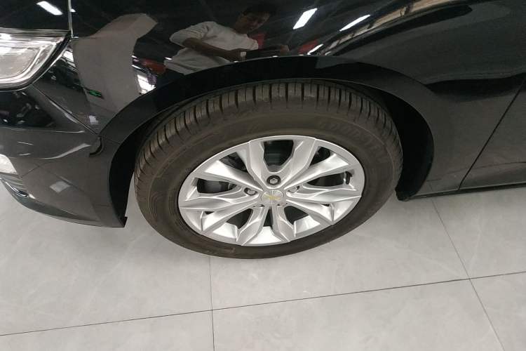 Used Chevrolet Malibu XL 2022 535T Automatic Sport Edition Left Front Wheel Hub