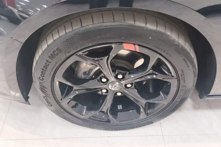 Used Chevrolet Malibu XL 2022 Redline 550T Automatic Sport Edition Left Front Wheel Hub