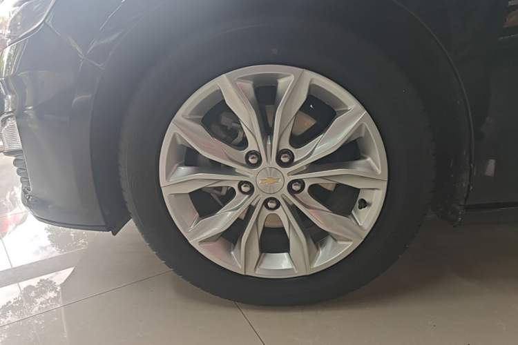 Used Chevrolet Malibu XL 2022 535T Automatic Sport Edition Left Front Wheel Hub