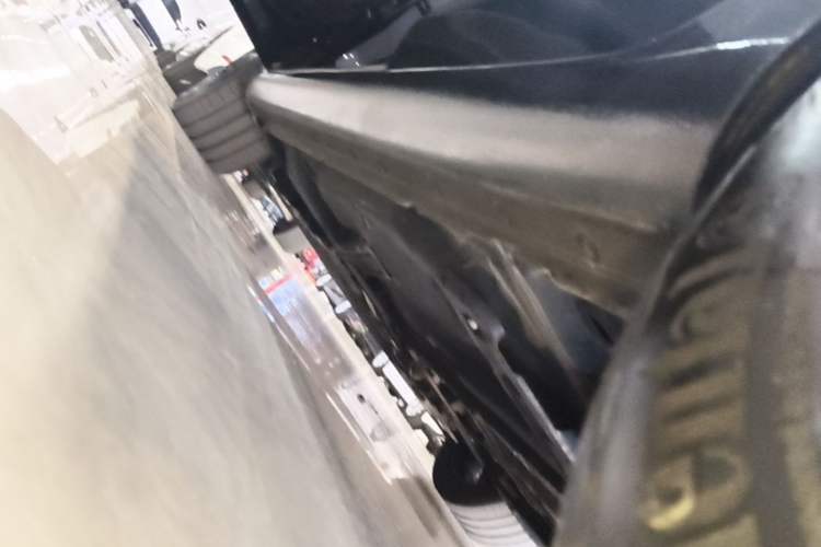 Used Chevrolet Malibu XL 2022 Redline 550T Automatic Sport Edition Left Side Sill