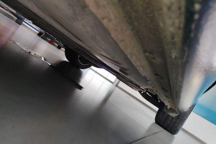 Used Chevrolet Malibu XL 2022 Redline 550T Automatic Sport Edition Left Side Sill