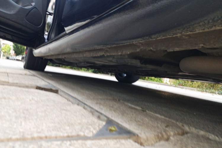 Used Chevrolet Malibu XL 2022 Redline 550T Automatic Sport Edition Left Side Sill