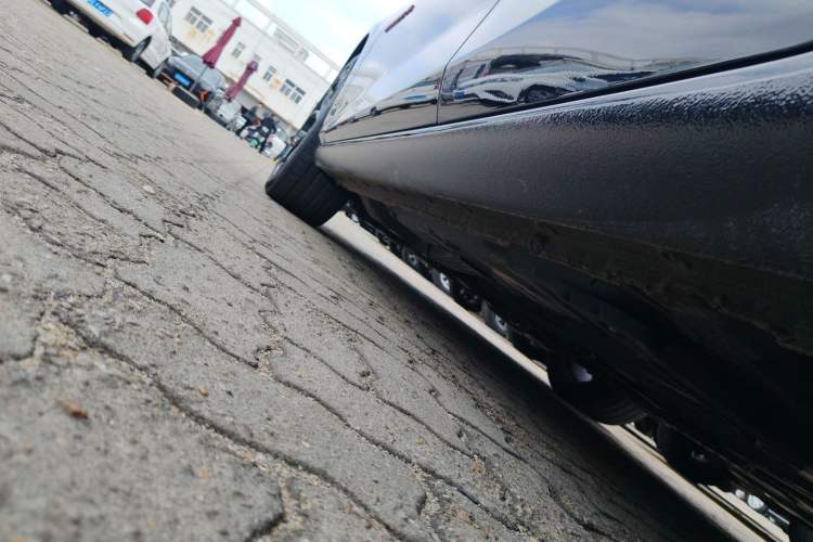 Used Chevrolet Malibu XL 2022 Redline 550T Automatic Sport Edition Left Side Sill