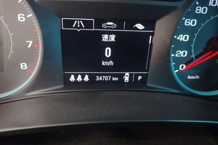 Used Chevrolet Malibu XL 2022 535T Automatic Sport Edition Odometer Close Up