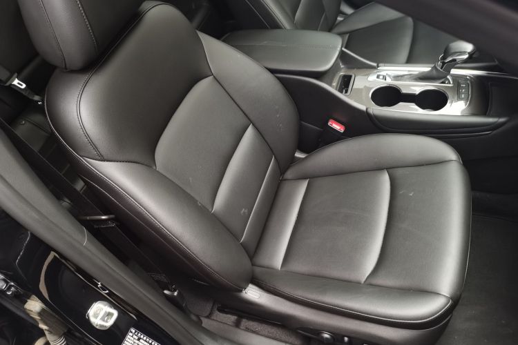 Used Chevrolet Malibu XL 2022 535T Automatic Sport Edition Right Front Seat