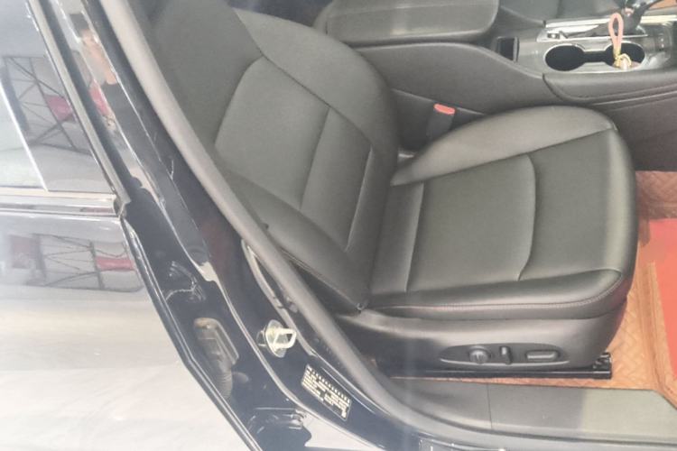 Used Chevrolet Malibu XL 2022 Redline 550T Automatic Sport Edition Right Front Seat