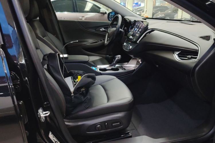 Used Chevrolet Malibu XL 2022 Redline 550T Automatic Sport Edition Right Front Seat