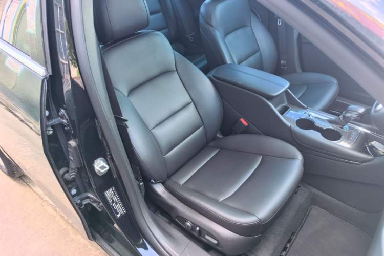 Used Chevrolet Malibu XL 2022 535T Automatic Sport Edition Right Front Seat