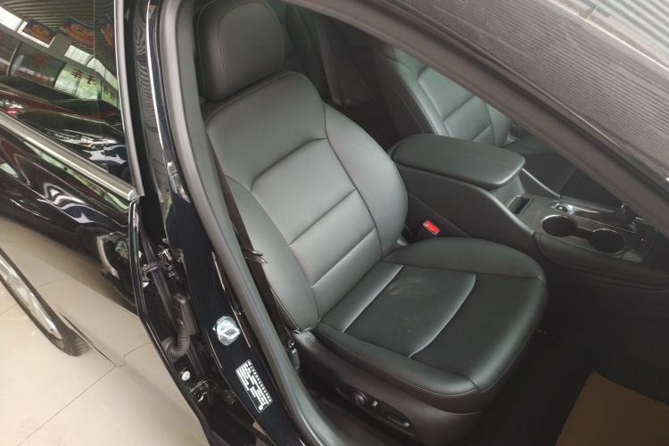 Used Chevrolet Malibu XL 2022 535T Automatic Sport Edition Right Front Seat