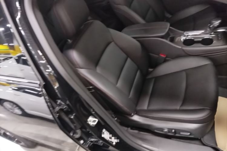 Used Chevrolet Malibu XL 2022 Redline 550T Automatic Sport Edition Right Front Seat